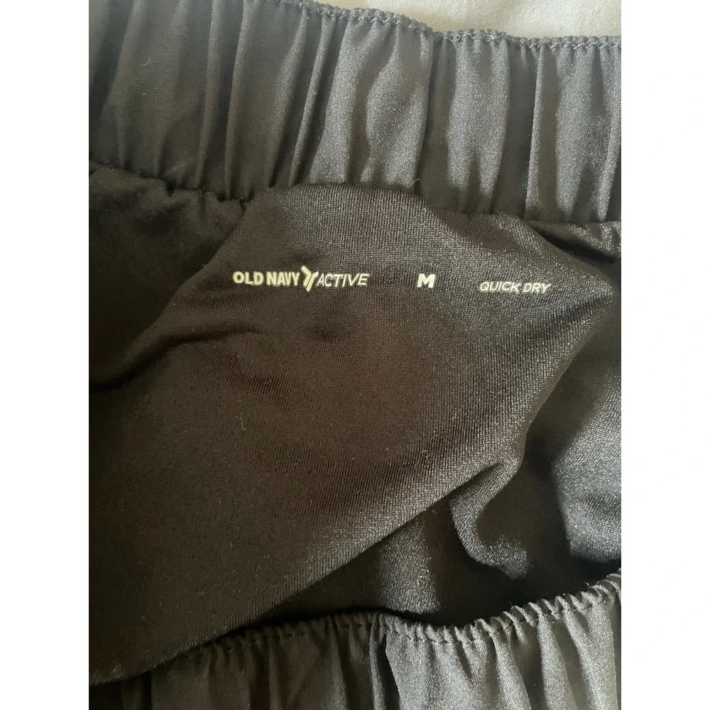 Old Navy Active Womens Black Quick Dry Running Shorts Size M Zipper Pocket Liner